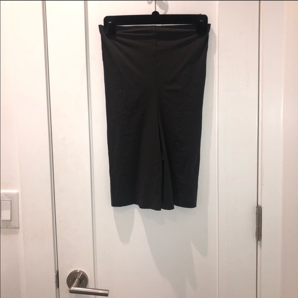 Spanx Thinstinstincts High-Waisted Mid-Thigh Short - Picture 4 of 5